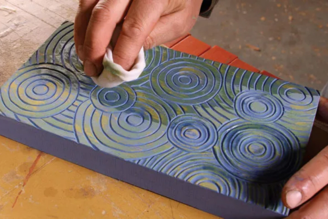 The easiest way to color wood carving