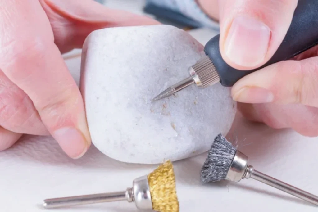 Jewelers Prefer Pneumatic Hand Engravers Over Traditional Tools